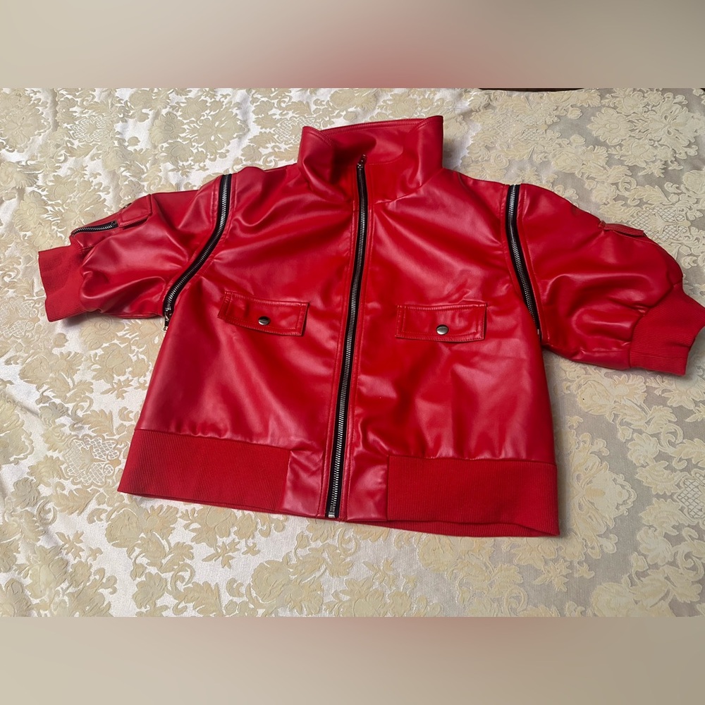 Descendants 4 The Rise Of Red : Red’s Jacket L Adult Halloween Costume